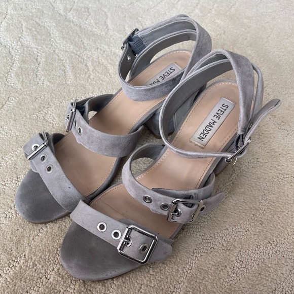 STEVE MADDEN Rotating Suede Sandals - Picture 2 of 8